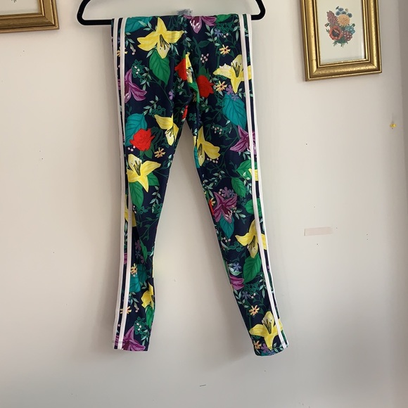 Perfect Adidas Tropical Set - Picture 5 of 7